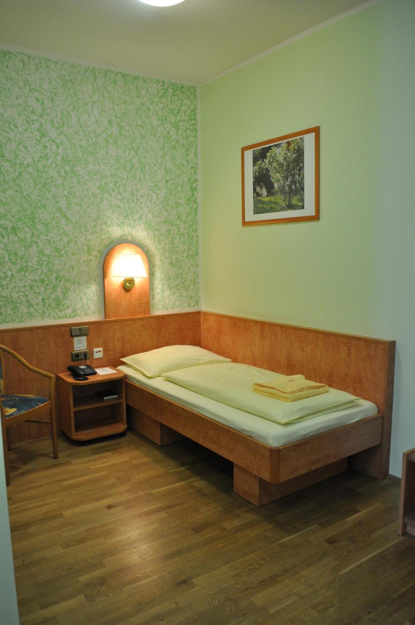 Schlosshotel Am Hainich Behringen  Phòng bức ảnh